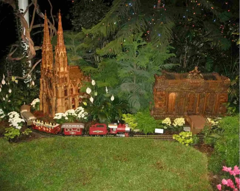 Botanical-garden-christmas-train-show