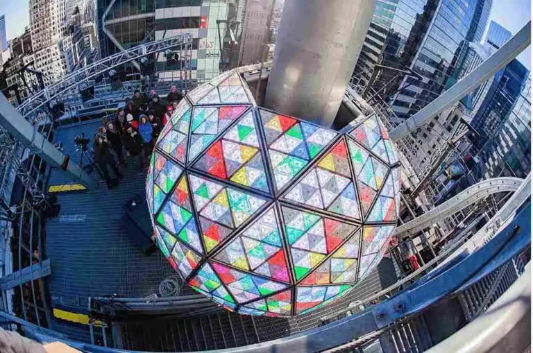 New-years-eve-ball-drop-nyc