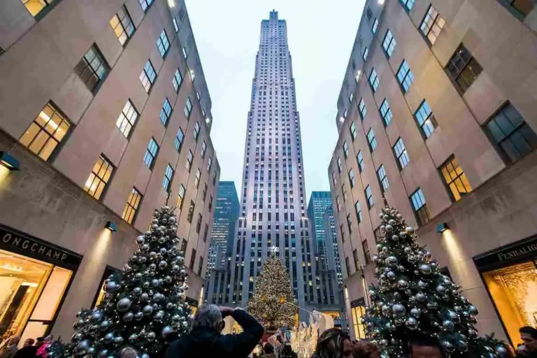 Rockefeller-christmas-tree-new-york-city